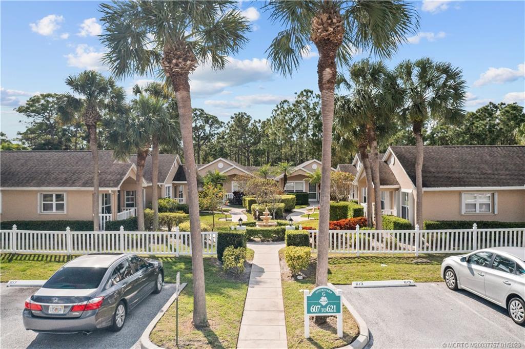 631 NW San Remo Circle