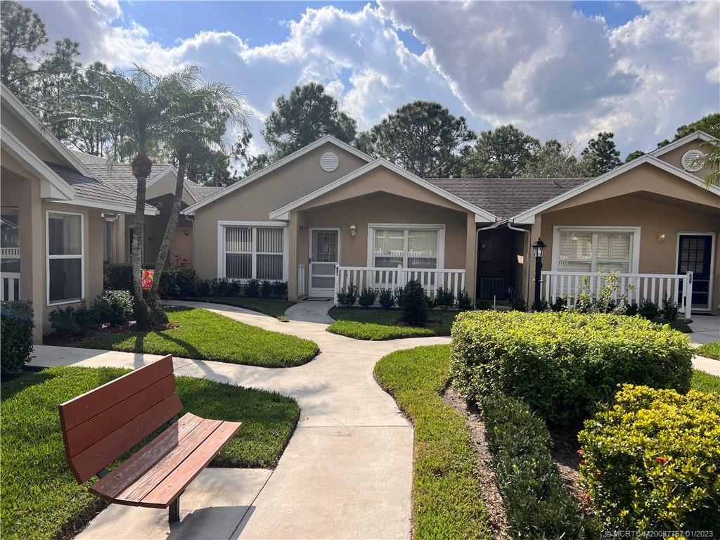 631 NW San Remo Circle