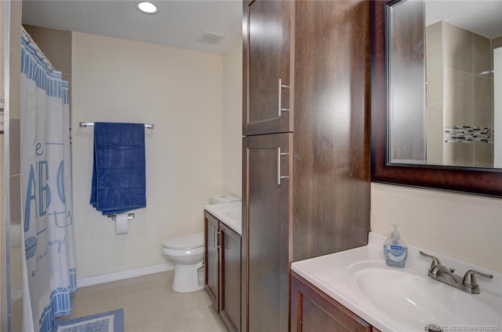 1037 SW Mantilla Avenue