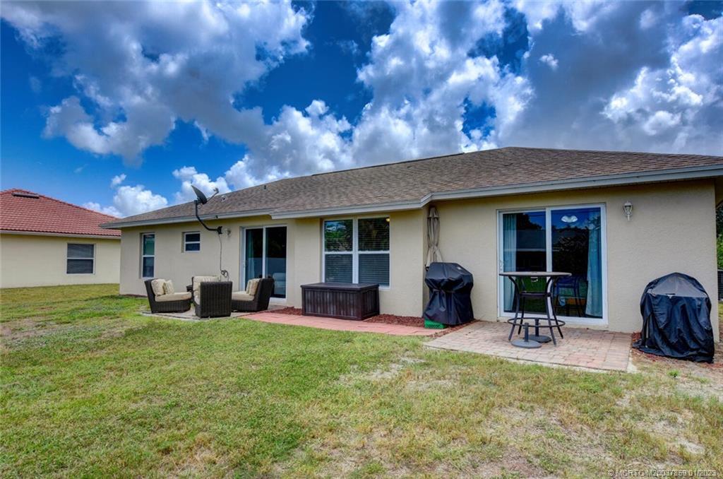 1037 SW Mantilla Avenue