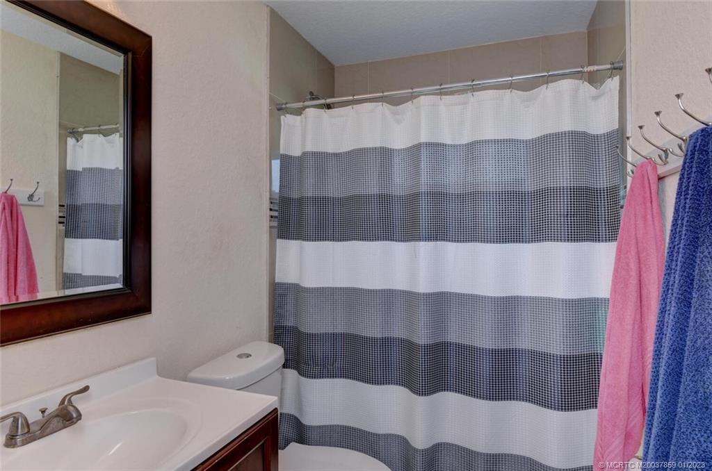 1037 SW Mantilla Avenue