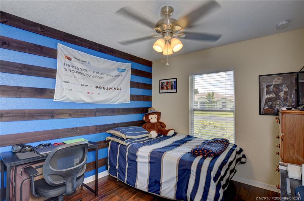 1037 SW Mantilla Avenue