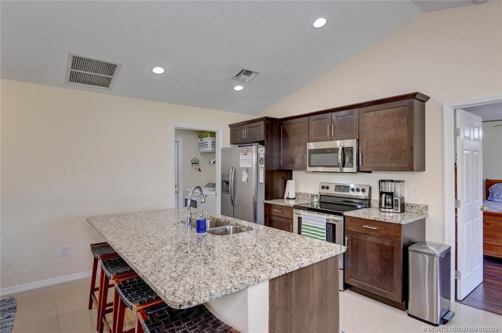 1037 SW Mantilla Avenue