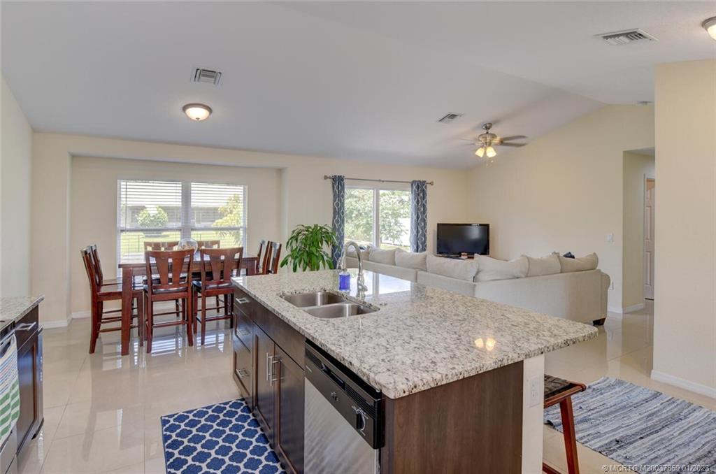 1037 SW Mantilla Avenue