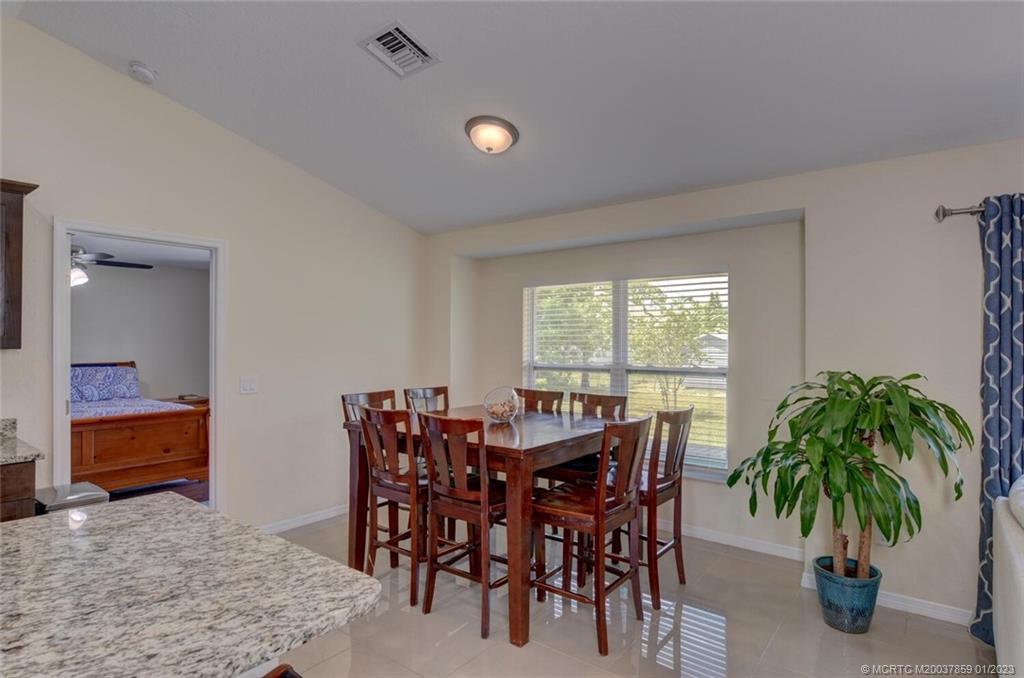 1037 SW Mantilla Avenue