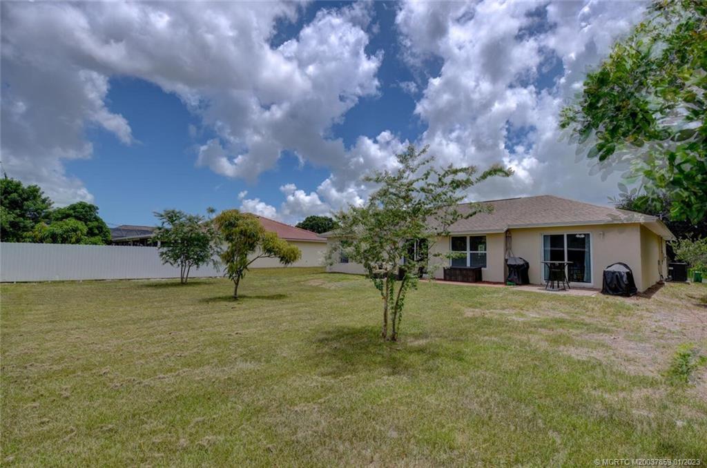 1037 SW Mantilla Avenue