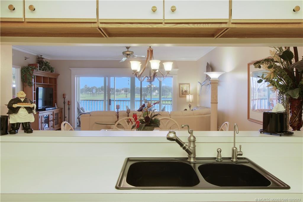 185 NE Edgewater Drive 5104