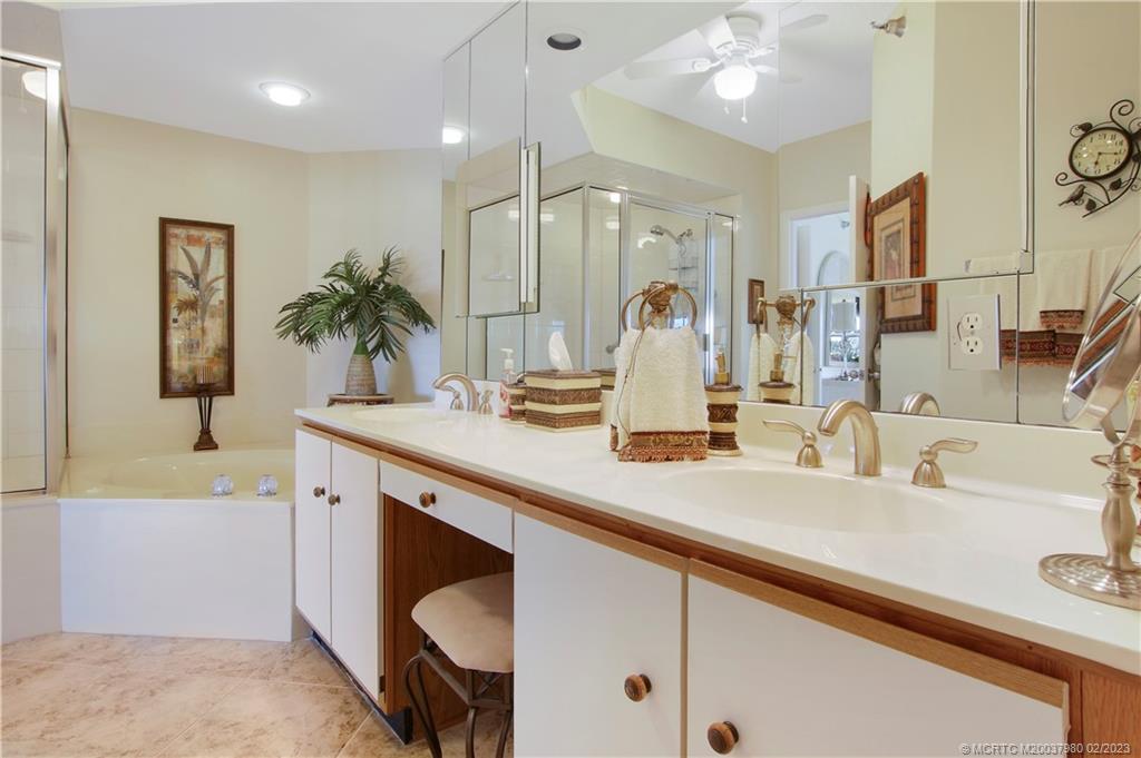 185 NE Edgewater Drive 5104