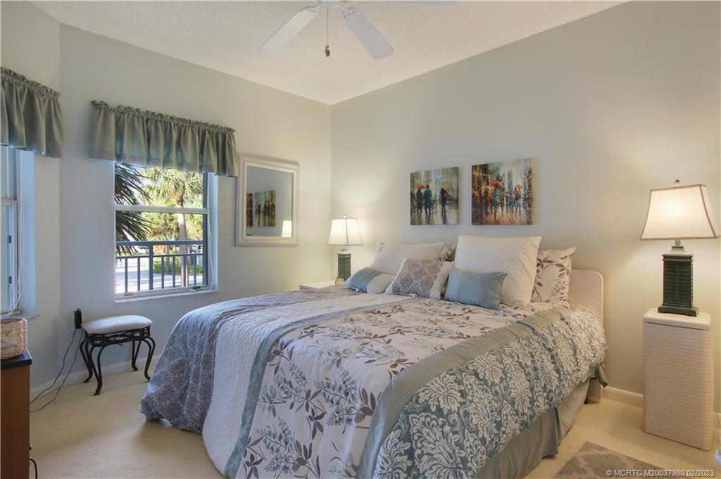 185 NE Edgewater Drive 5104