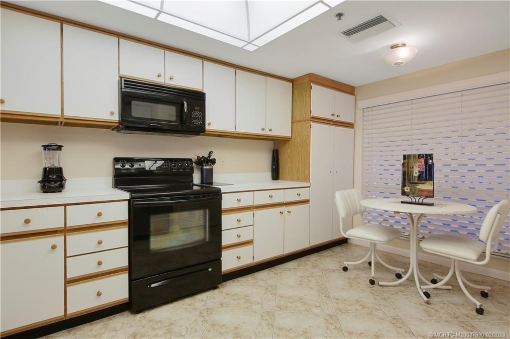 185 NE Edgewater Drive 5104