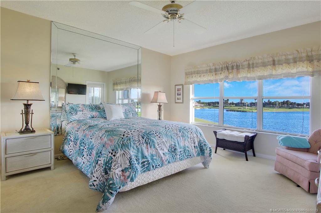 185 NE Edgewater Drive 5104