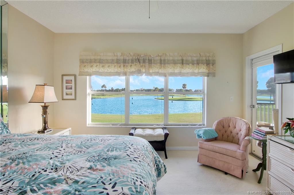 185 NE Edgewater Drive 5104