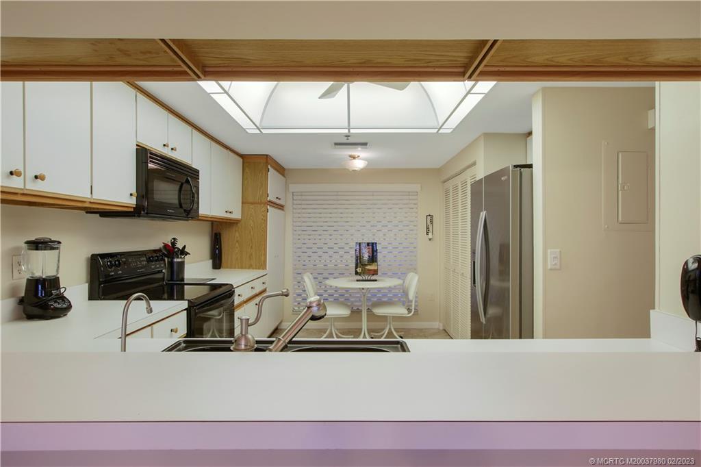 185 NE Edgewater Drive 5104