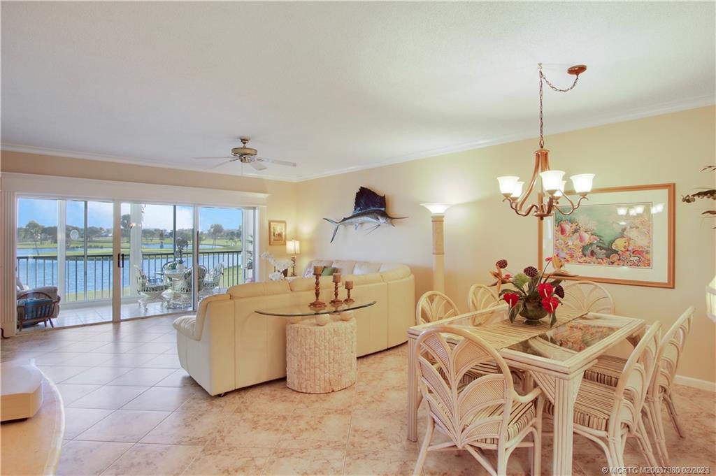 185 NE Edgewater Drive 5104