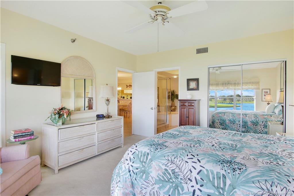 185 NE Edgewater Drive 5104