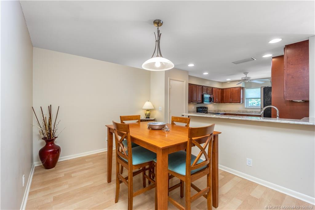 2882 SW Westlake Circle