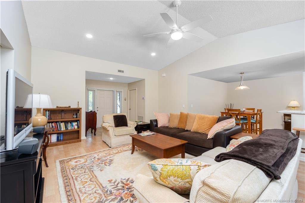 2882 SW Westlake Circle