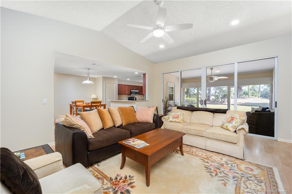 2882 SW Westlake Circle