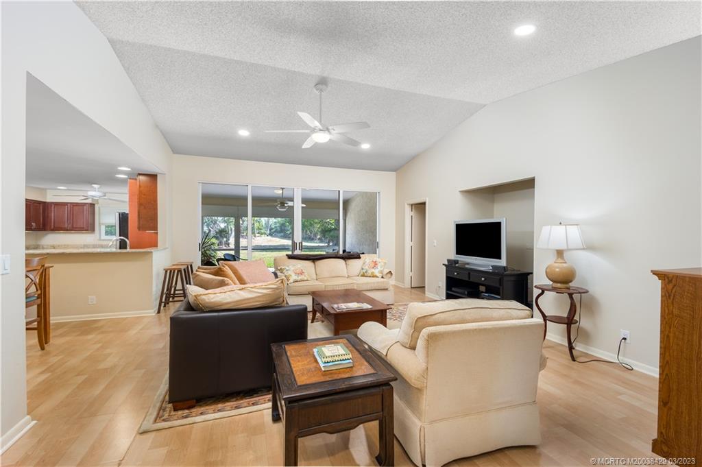 2882 SW Westlake Circle