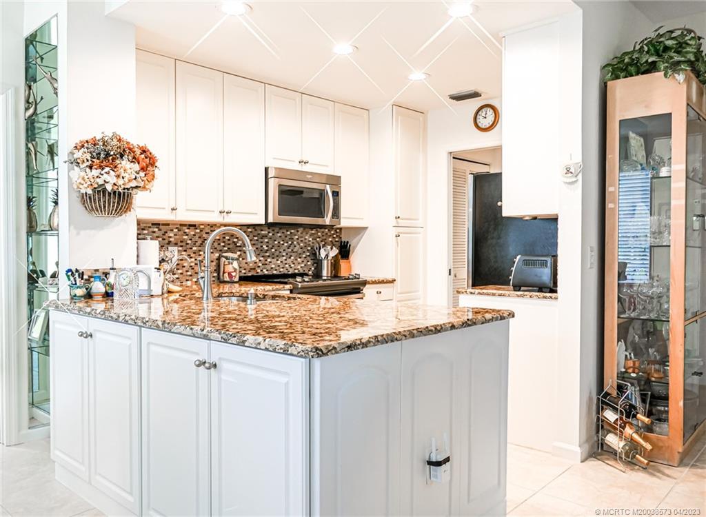 500 NE Tradewind Lane 413