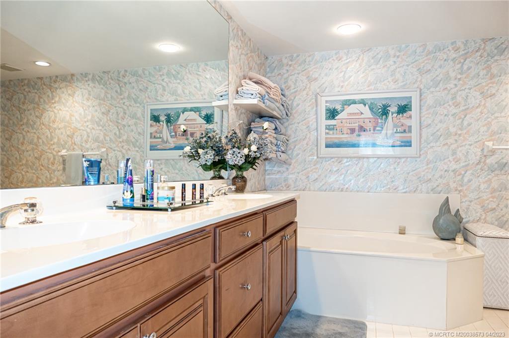 500 NE Tradewind Lane 413