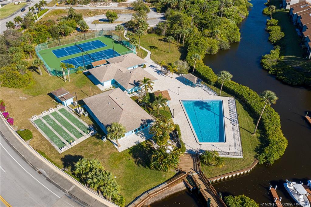 1585 NE Beacon Drive 1103