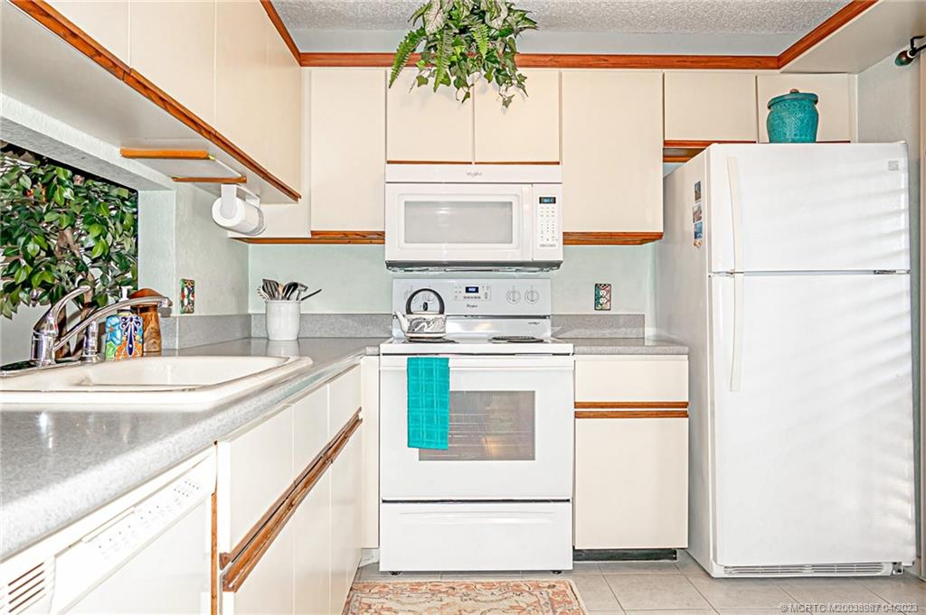 1585 NE Beacon Drive 1103