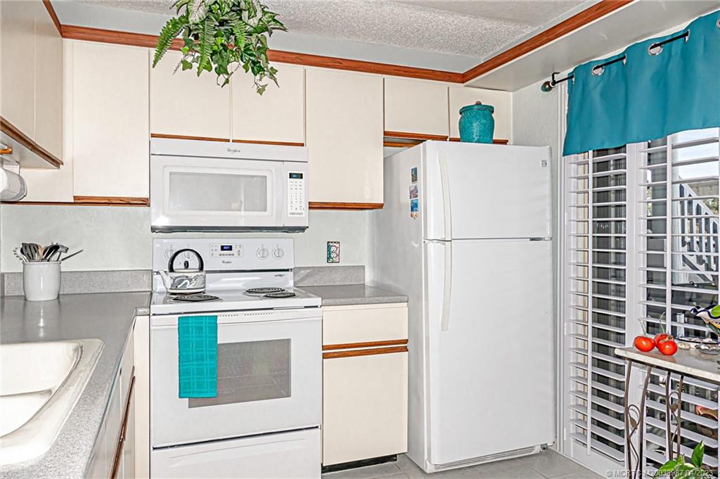 1585 NE Beacon Drive 1103