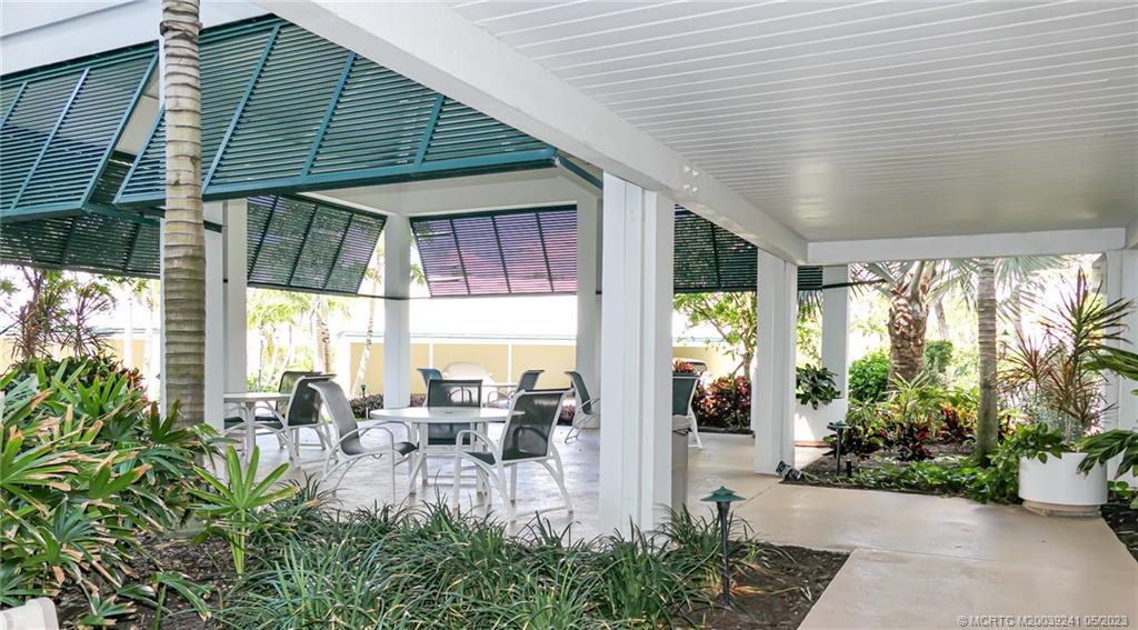 529 NE Plantation Road 307