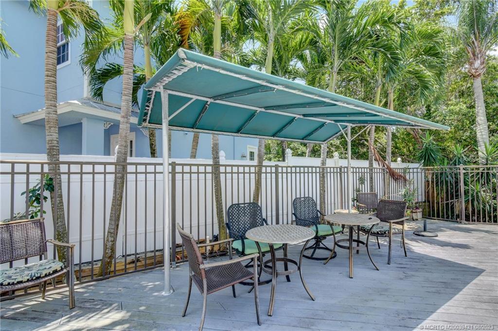 428 SW Akron Avenue 1A