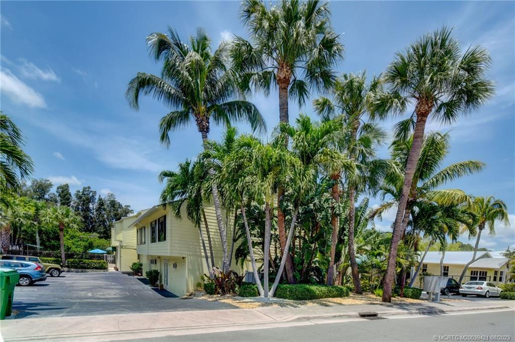 428 SW Akron Avenue 1A