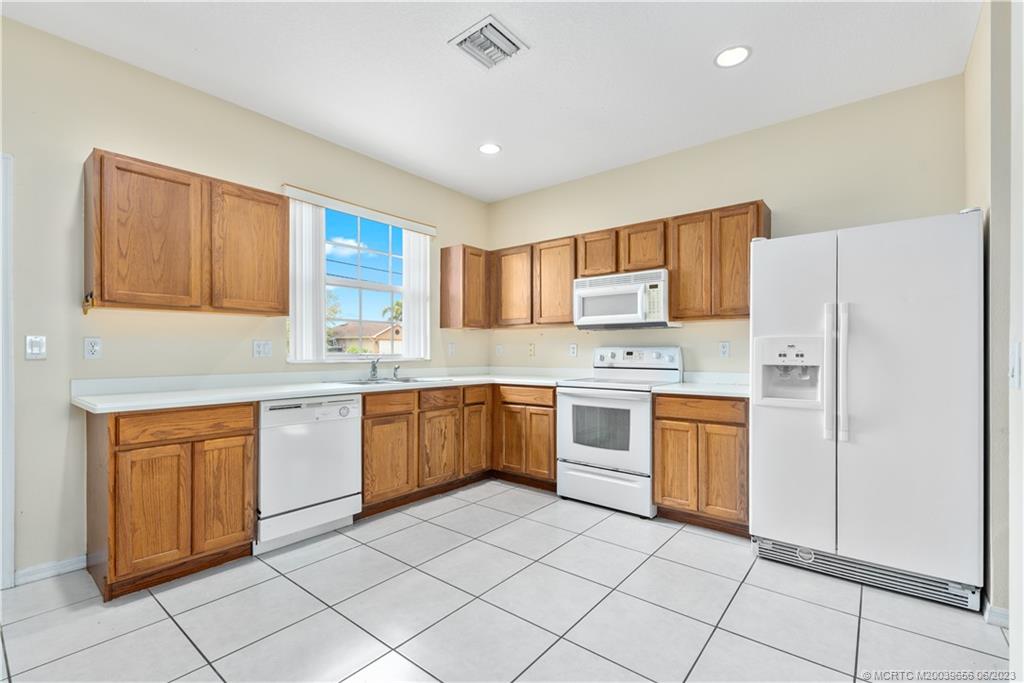 1237 SW Babcock Avenue