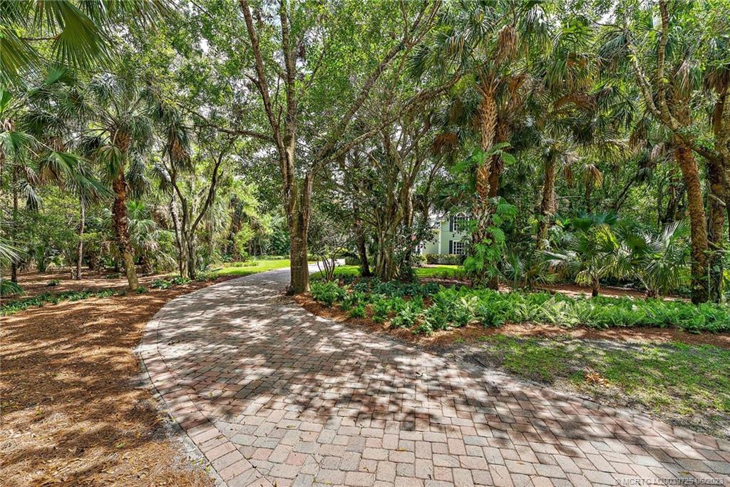 100 SW Willow Lake Trail