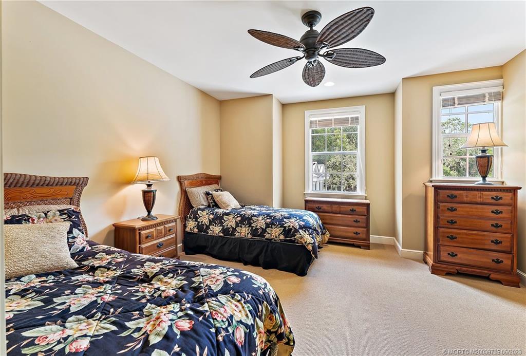 100 SW Willow Lake Trail