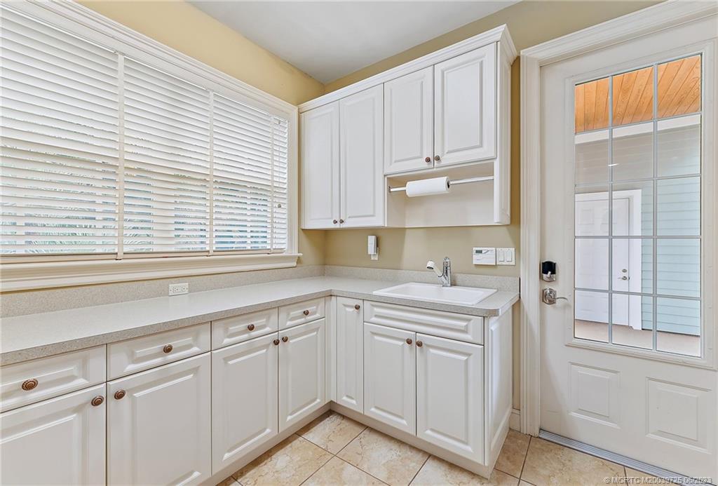 100 SW Willow Lake Trail