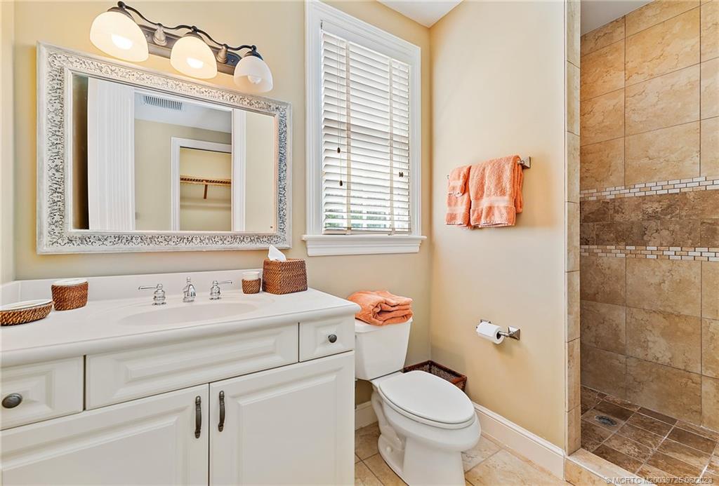 100 SW Willow Lake Trail