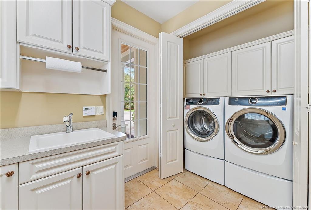 100 SW Willow Lake Trail