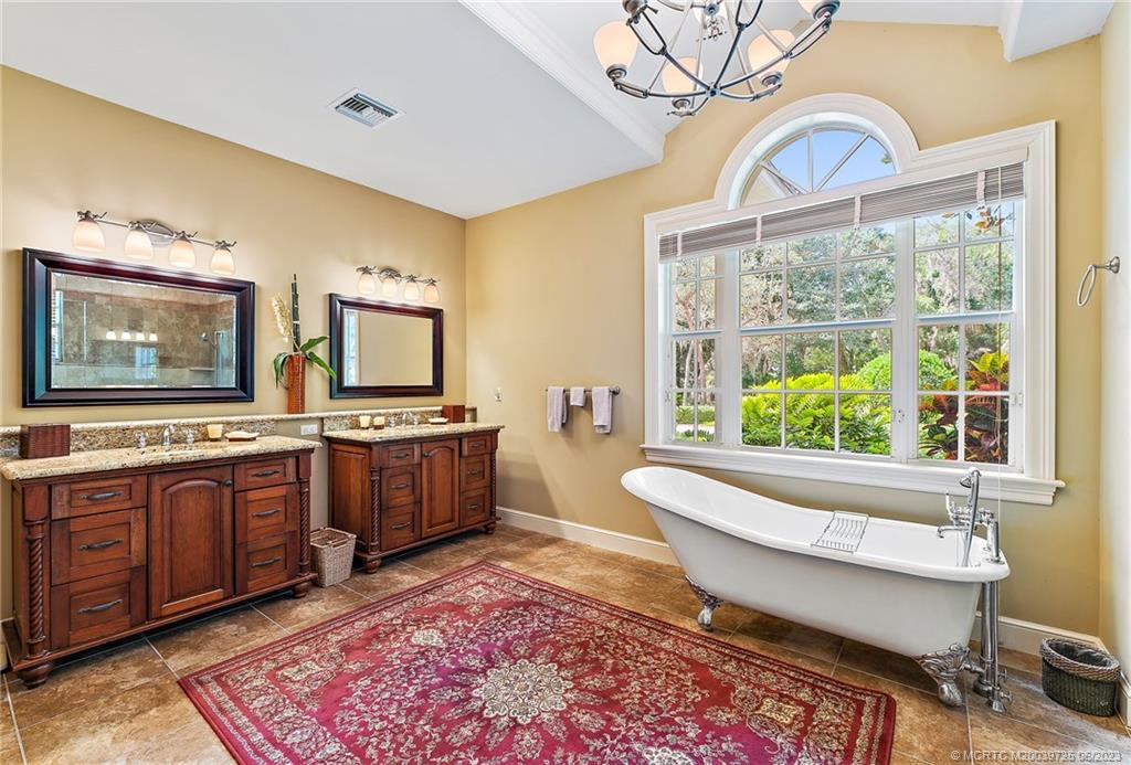 100 SW Willow Lake Trail