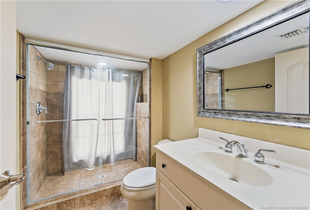 100 SW Willow Lake Trail