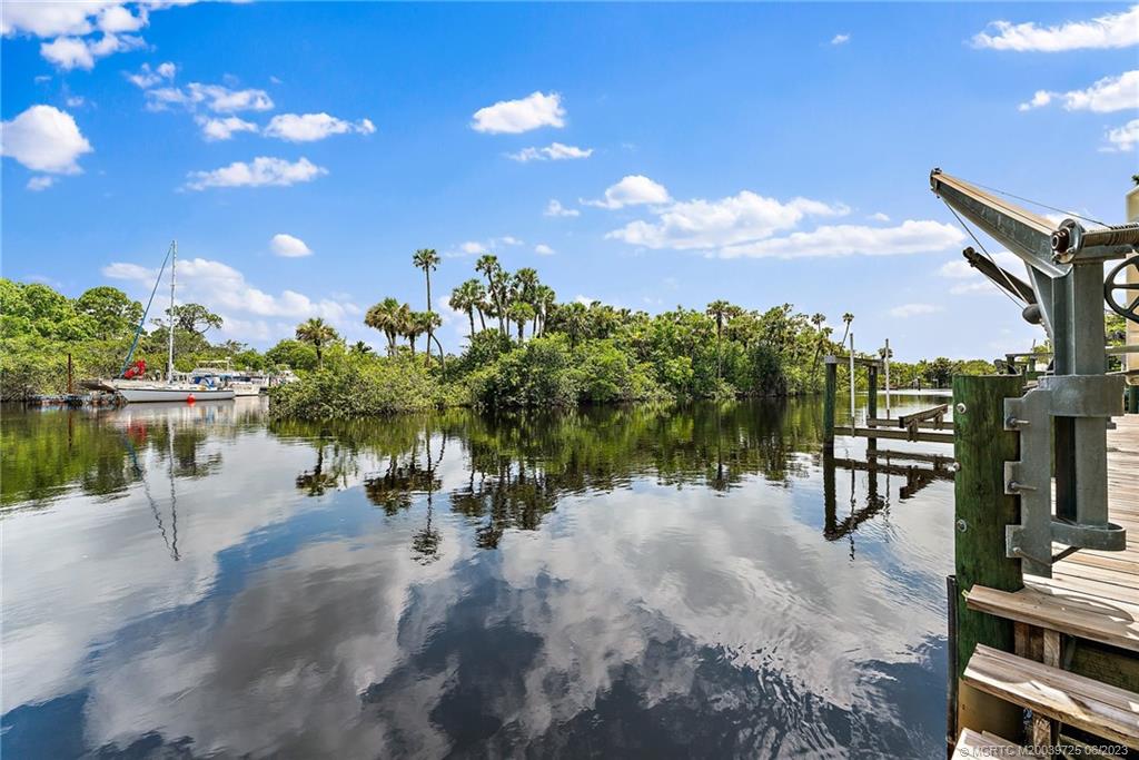 100 SW Willow Lake Trail