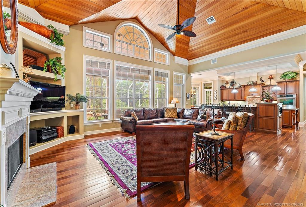 100 SW Willow Lake Trail