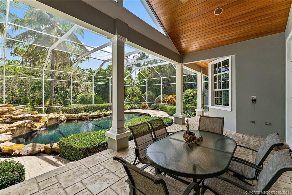 100 SW Willow Lake Trail