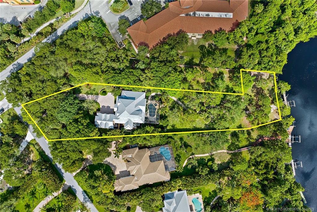 100 SW Willow Lake Trail