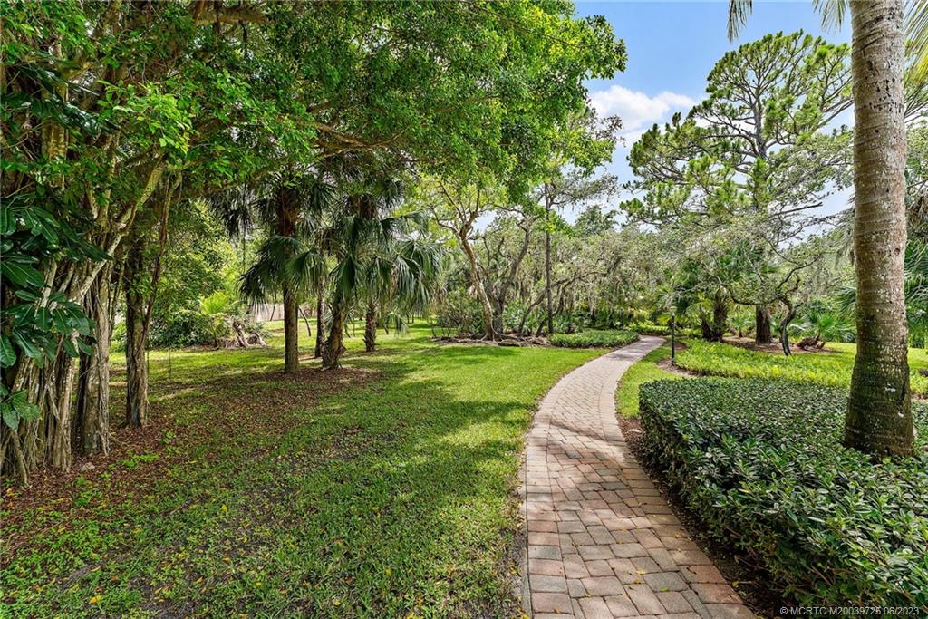 100 SW Willow Lake Trail