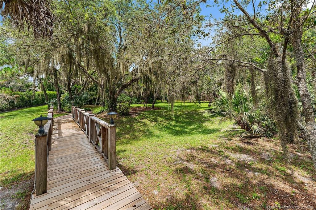 100 SW Willow Lake Trail