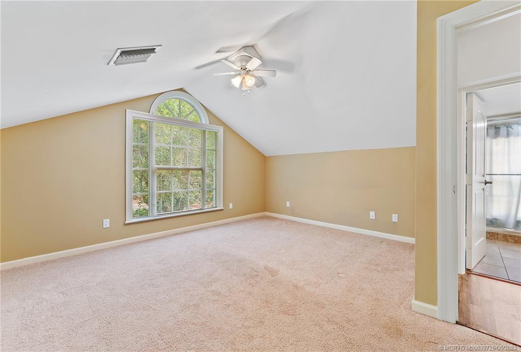 100 SW Willow Lake Trail