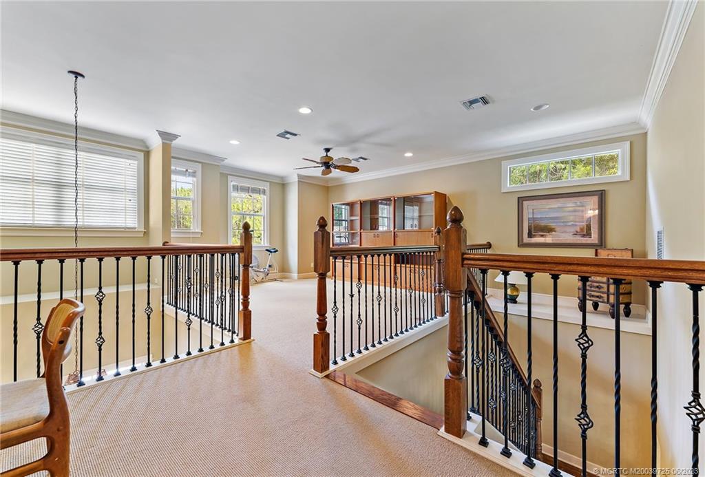 100 SW Willow Lake Trail