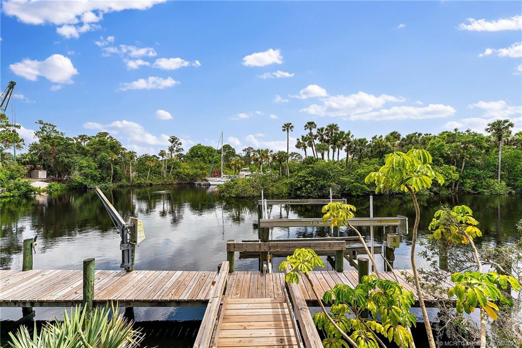 100 SW Willow Lake Trail