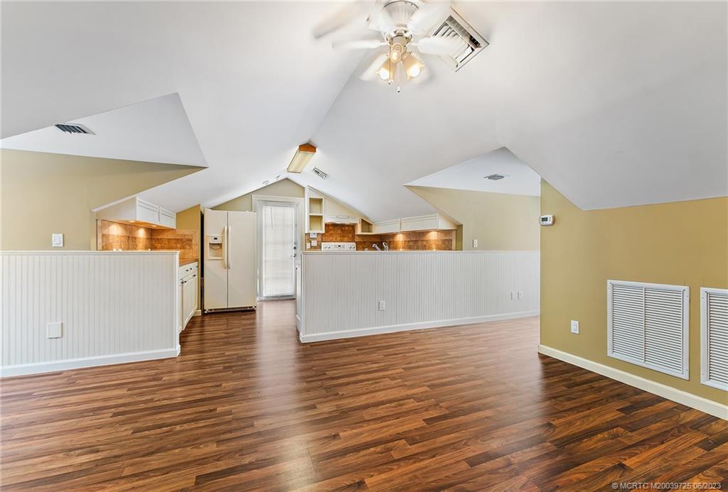 100 SW Willow Lake Trail