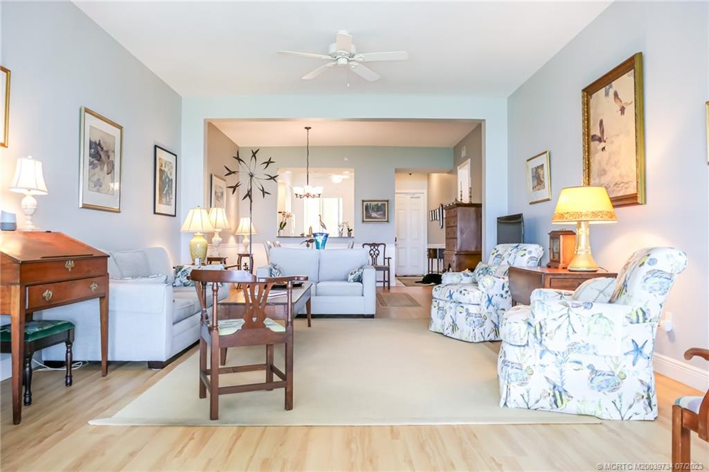 24 Harbour Isle Drive W 201